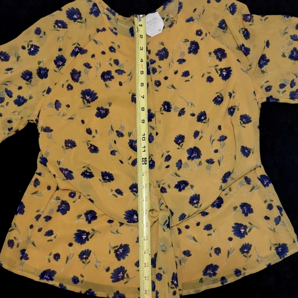 Harper Lined Heritage Yellow Floral Blouse, LARGE, Polyester. - Picture 4 of 7